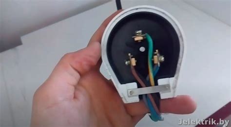 Возможные проблемы при некорректном извлечении штепселя из розетки