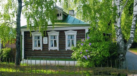 Дом-музей Сергея Есенина в городке-усадьбе Константиново