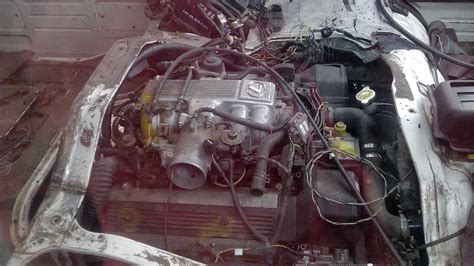 Особенности расположения двигателя в автомобиле Toyota Hiace