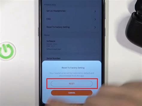 Управление уровнем звука на наушниках JBL