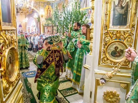Мнение священника о похоронах на Троицу