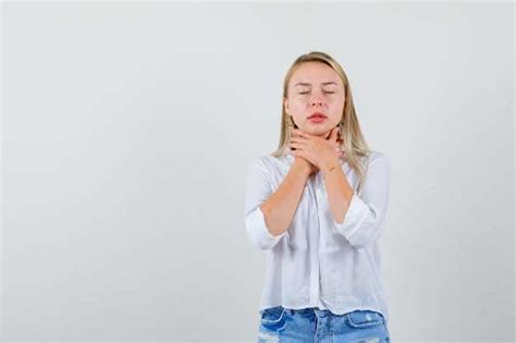 Основные причины щипания языка