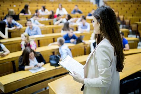 Особенности работы преподавателя в школе после аспирантуры