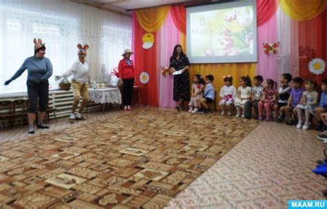 Роль заведующей на утреннике