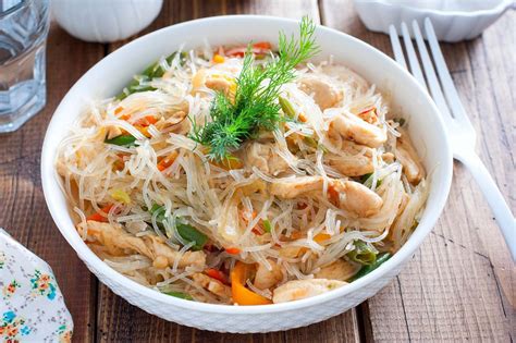 Состав и калорийность фунчозы с овощами и курицей