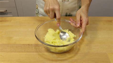 Сохраняет свежесть и вкус