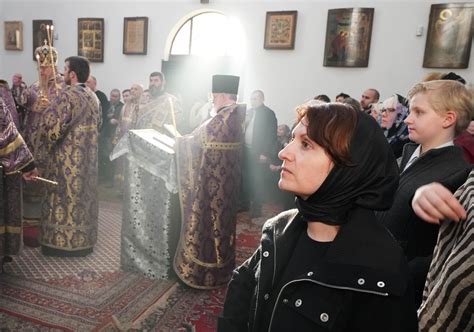 Этикет покидания церкви во время богослужения